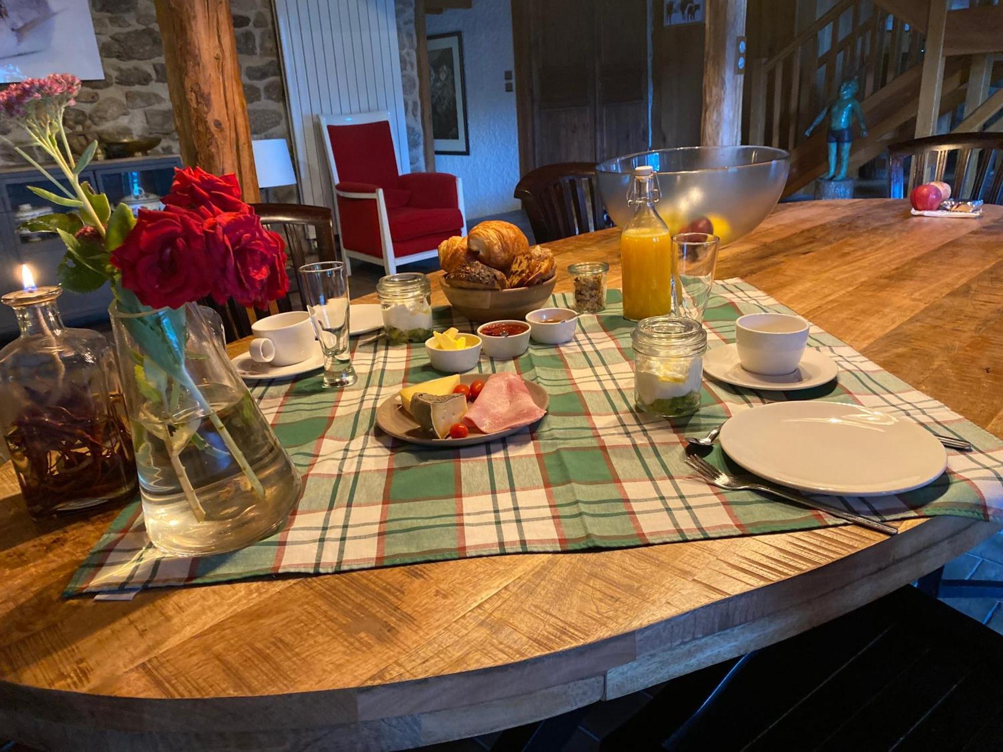 La Vaisse Bed and Breakfast Ambert Buitenkant foto
